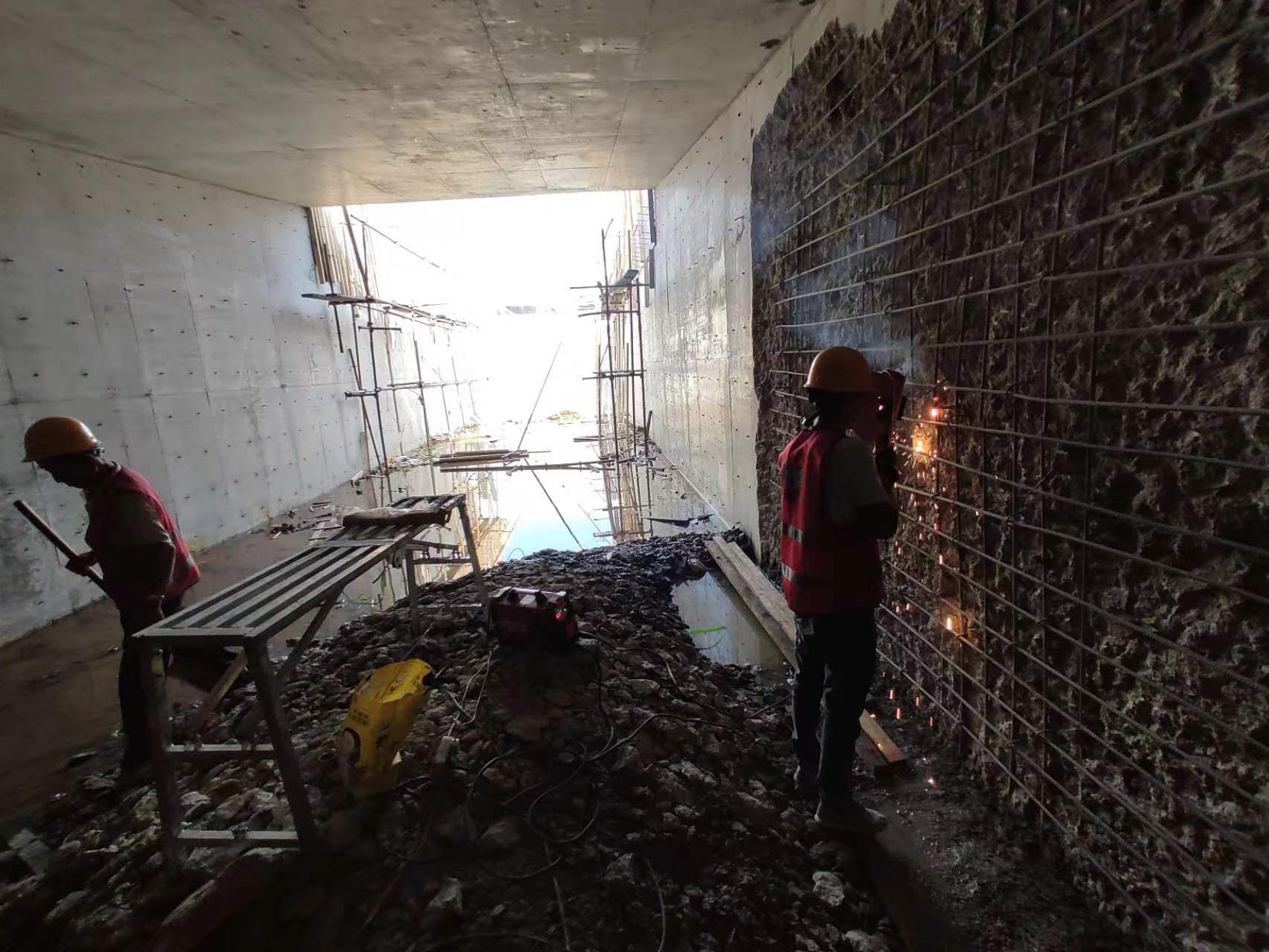 灵川挖断承重墙导致楼体开裂，加固施工方案出炉